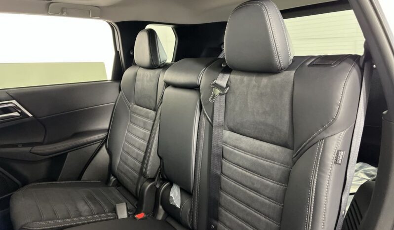 
 Mitsubishi Outlander full									