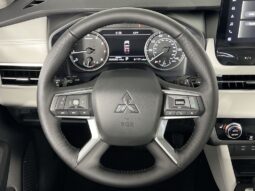 
 Mitsubishi Outlander full									