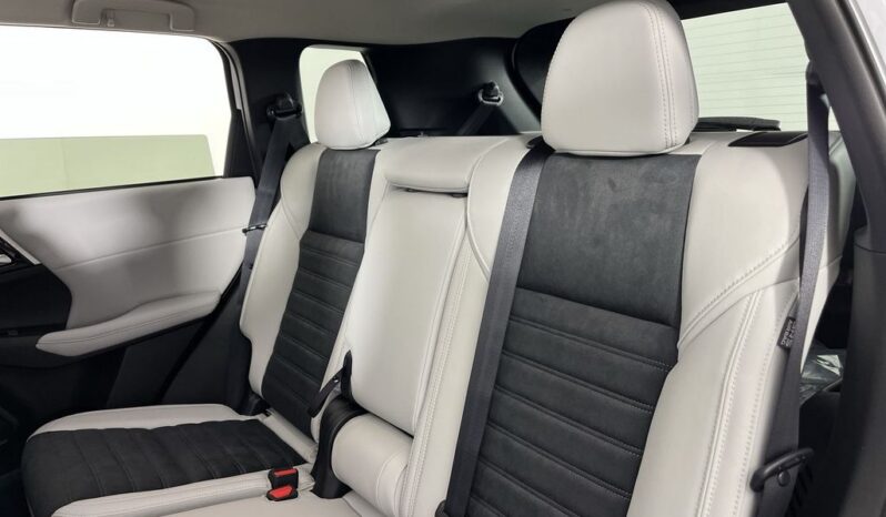 
 Mitsubishi Outlander full									