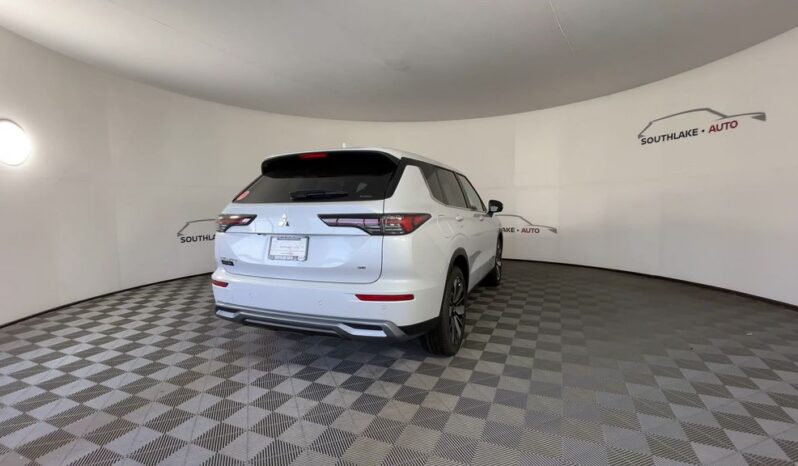 
 Mitsubishi Outlander full									