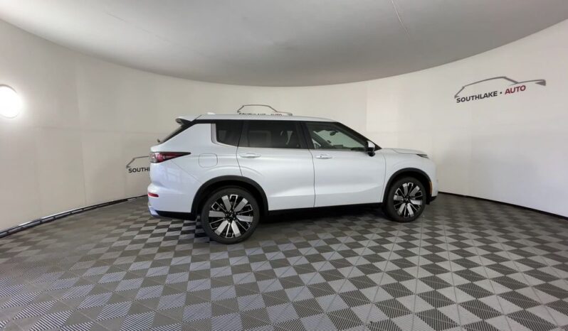 
 Mitsubishi Outlander full									