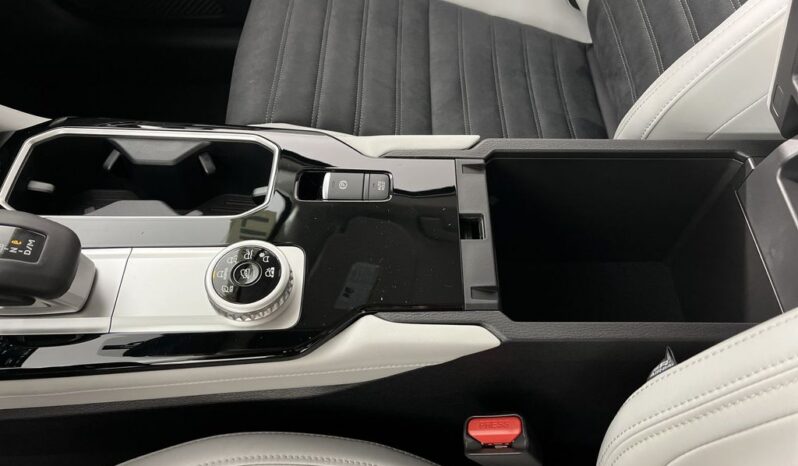 
 Mitsubishi Outlander full									