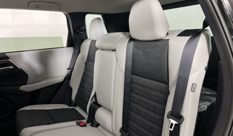 
 Mitsubishi Outlander full									