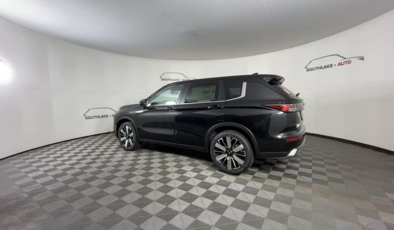 
 Mitsubishi Outlander full									