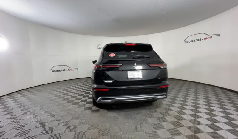 
 Mitsubishi Outlander full									