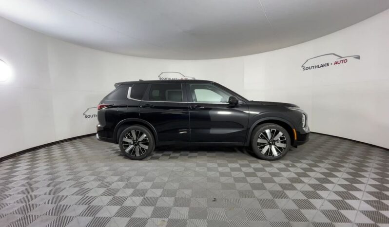 
 Mitsubishi Outlander full									