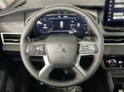 
 Mitsubishi Outlander full									
