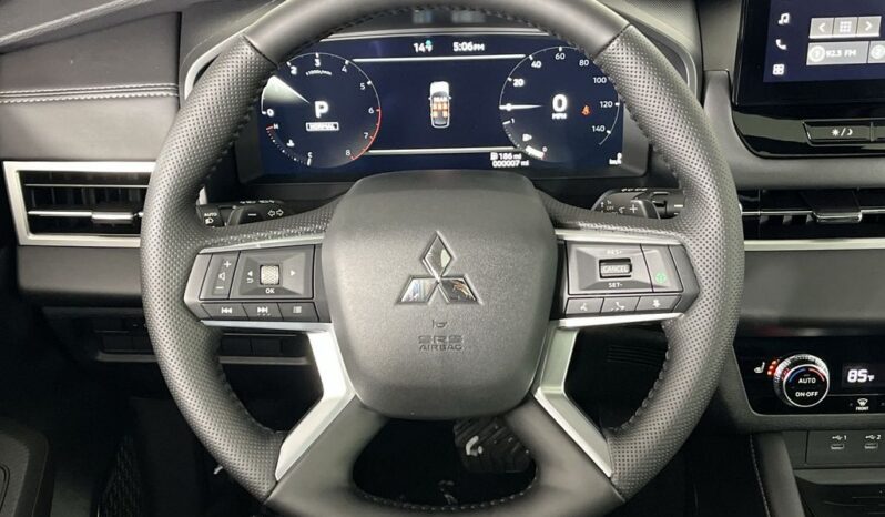 
 Mitsubishi Outlander full									