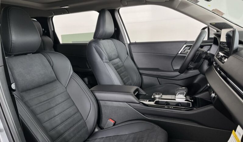 
 Mitsubishi Outlander full									