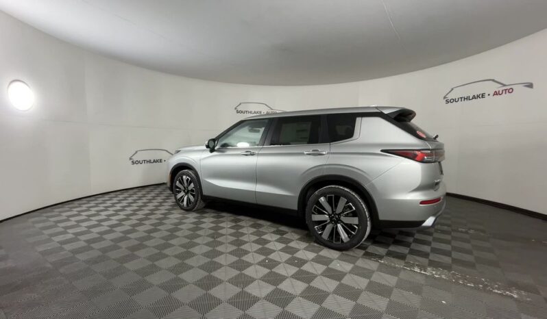 
 Mitsubishi Outlander full									