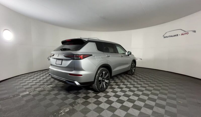 
 Mitsubishi Outlander full									