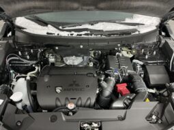 
 Mitsubishi Outlander Sport full									