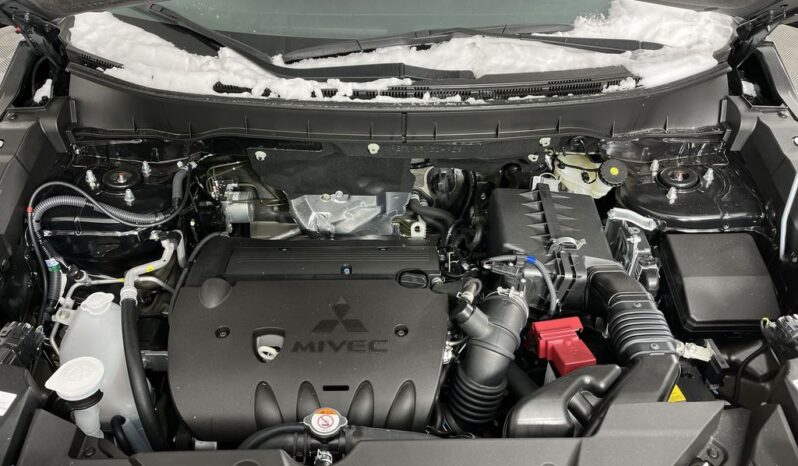 
 Mitsubishi Outlander Sport full									