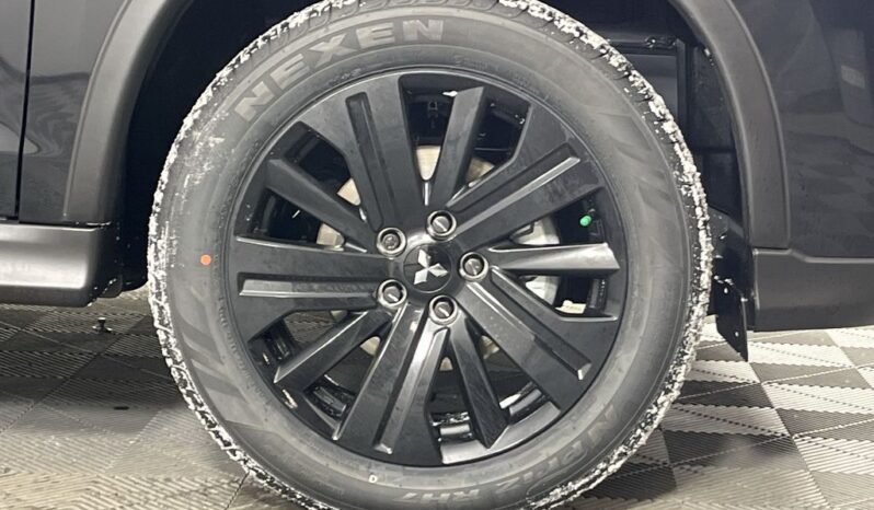 
 Mitsubishi Outlander Sport full									