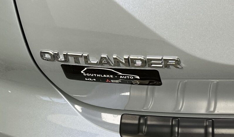 
 Mitsubishi Outlander full									