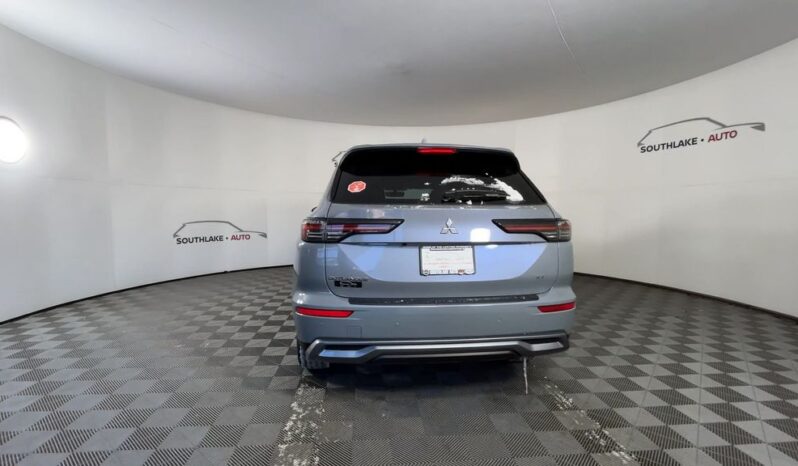 
 Mitsubishi Outlander full									