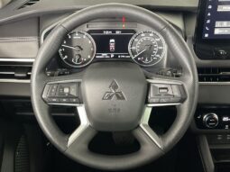 
 Mitsubishi Outlander full									