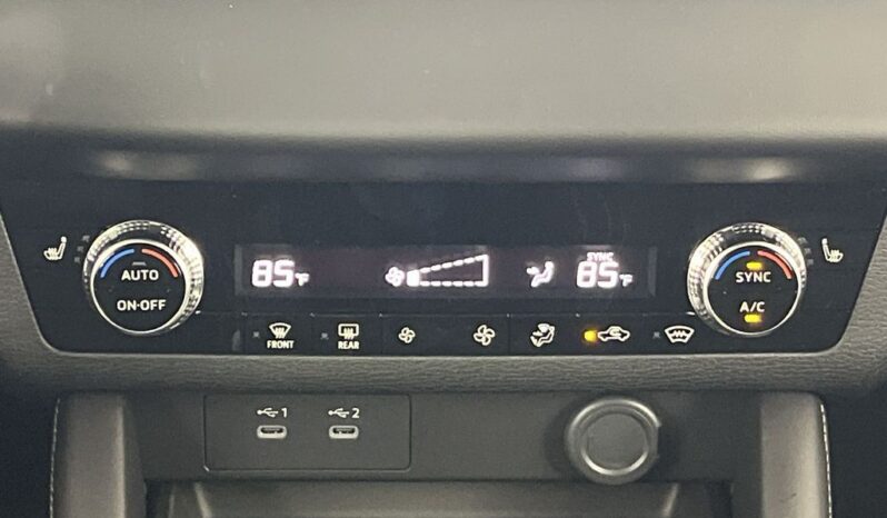 
 Mitsubishi Outlander full									