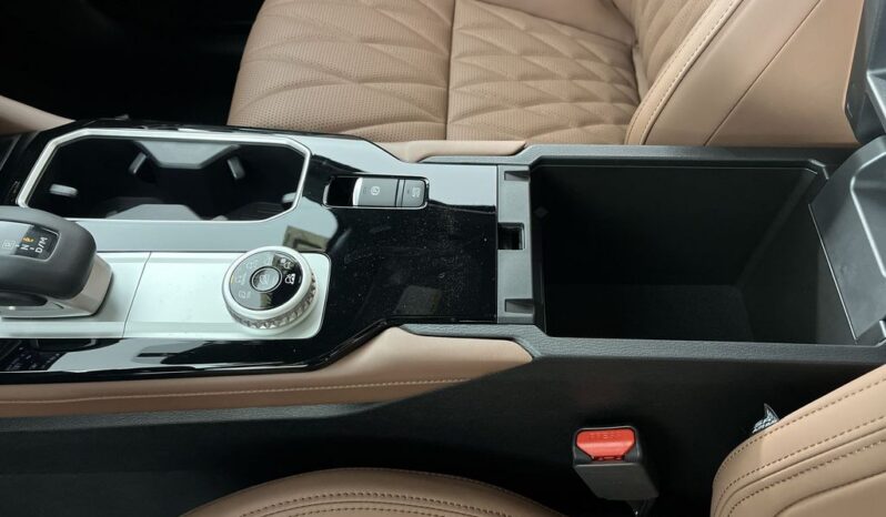 
 Mitsubishi Outlander full									