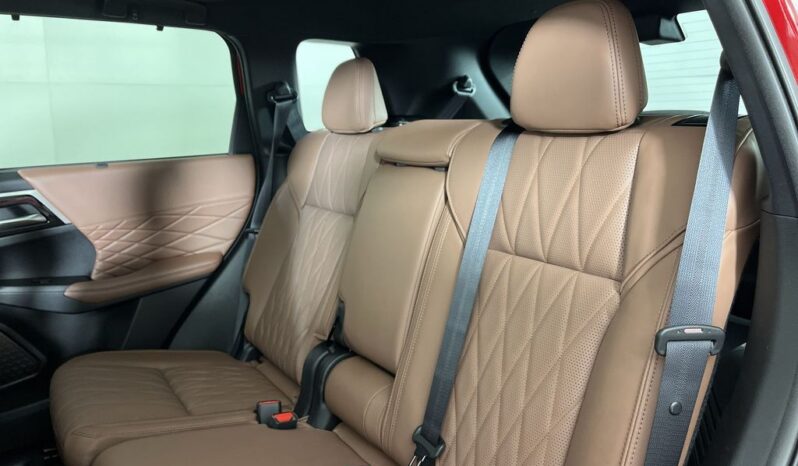 
 Mitsubishi Outlander full									