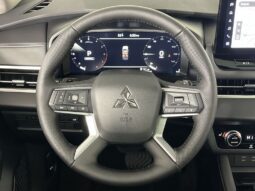 
 Mitsubishi Outlander full									