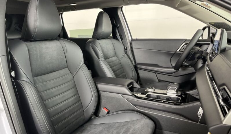 
 Mitsubishi Outlander full									