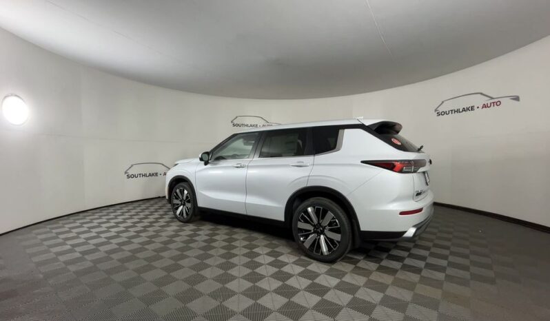 
 Mitsubishi Outlander full									