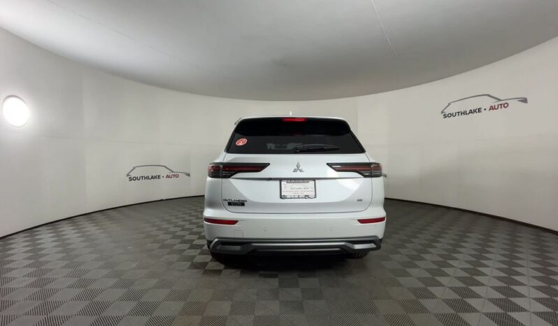 
 Mitsubishi Outlander full									