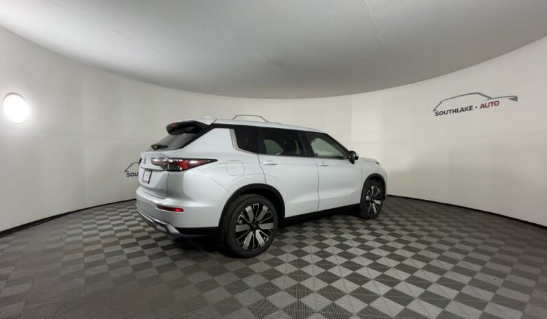 
 Mitsubishi Outlander full									