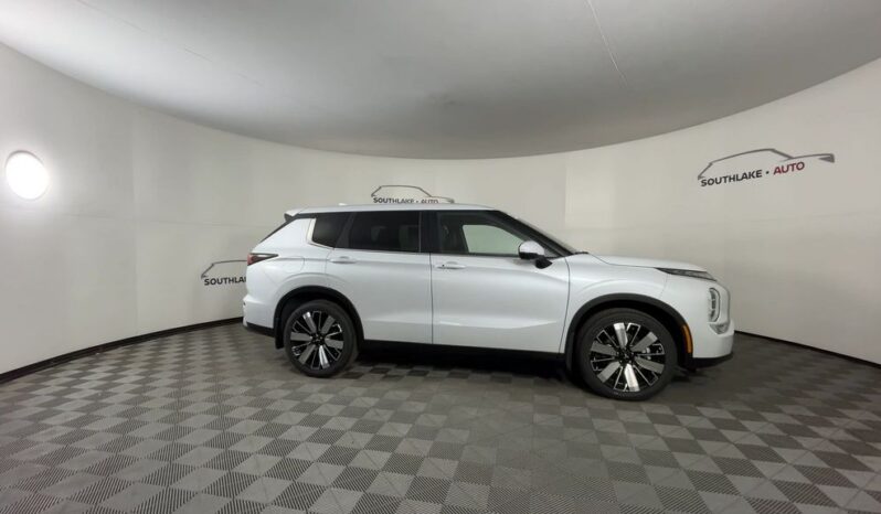 
 Mitsubishi Outlander full									