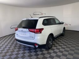 
 Mitsubishi Outlander full									