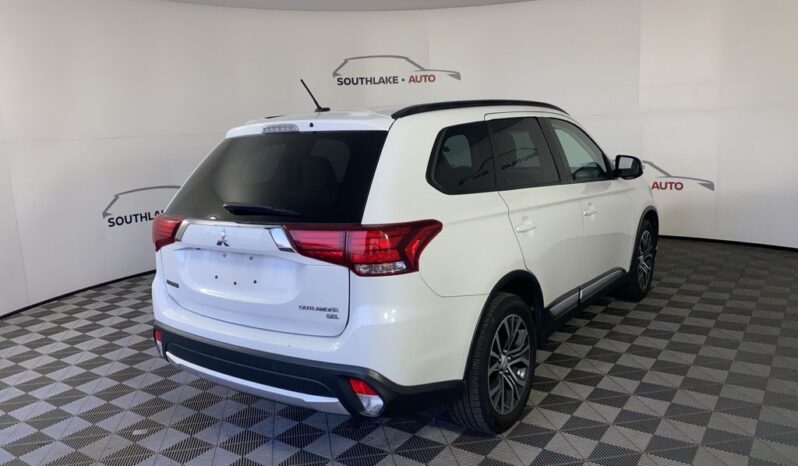 
 Mitsubishi Outlander full									