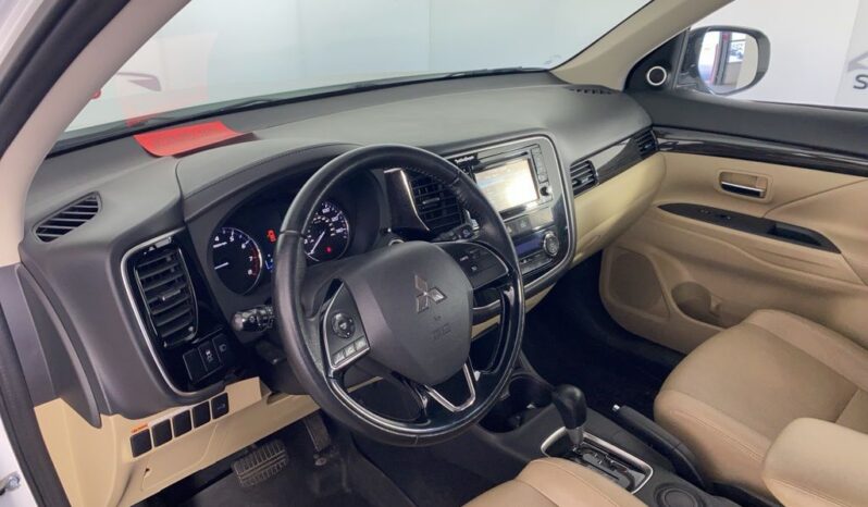 
 Mitsubishi Outlander full									