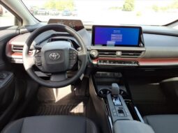 Toyota Prius Plug-In Hybrid full