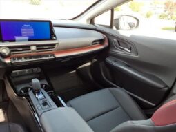 Toyota Prius Plug-In Hybrid full