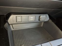 Toyota Prius Plug-In Hybrid full