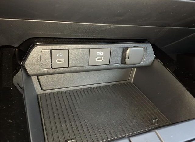 
 Toyota Prius Plug-In Hybrid full									