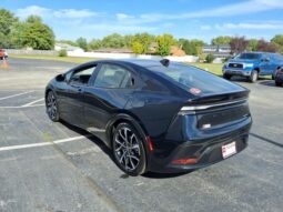 Toyota Prius Plug-In Hybrid full