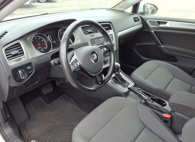 
 Volkswagen Golf full									