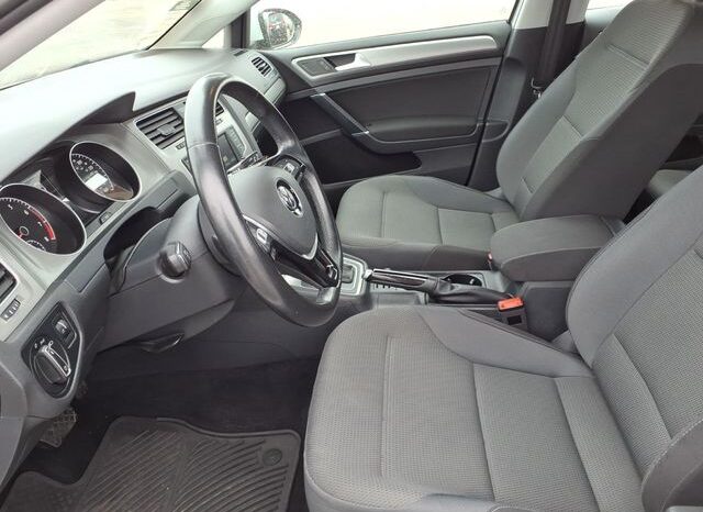 
 Volkswagen Golf full									