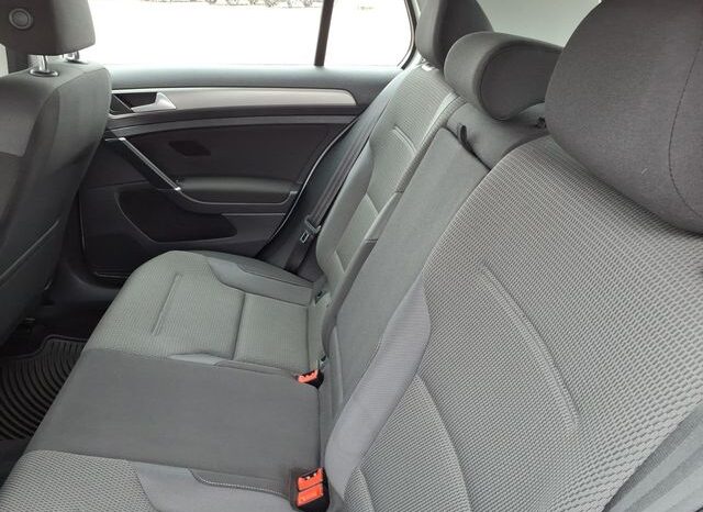 
 Volkswagen Golf full									