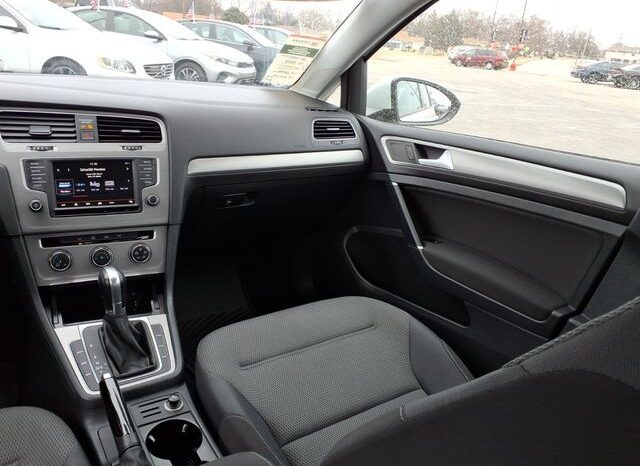 
 Volkswagen Golf full									