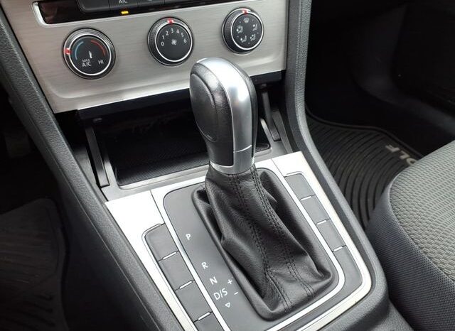 
 Volkswagen Golf full									