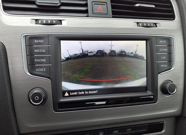 
 Volkswagen Golf full									