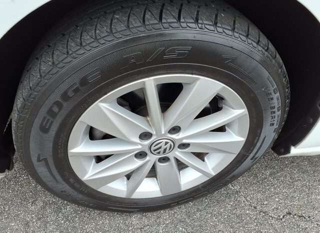 
 Volkswagen Golf full									