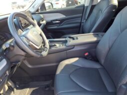 Toyota Grand Highlander full