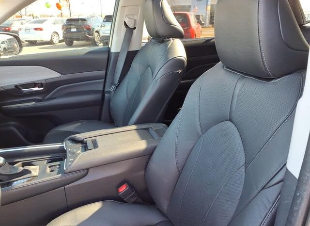 
 Toyota Grand Highlander full									