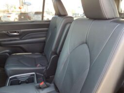 Toyota Grand Highlander full