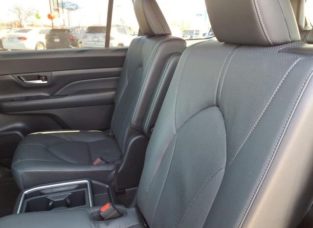 
 Toyota Grand Highlander full									