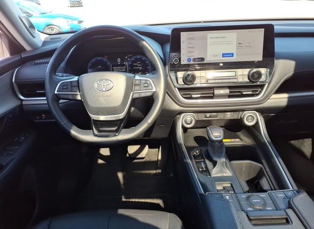 
 Toyota Grand Highlander full									